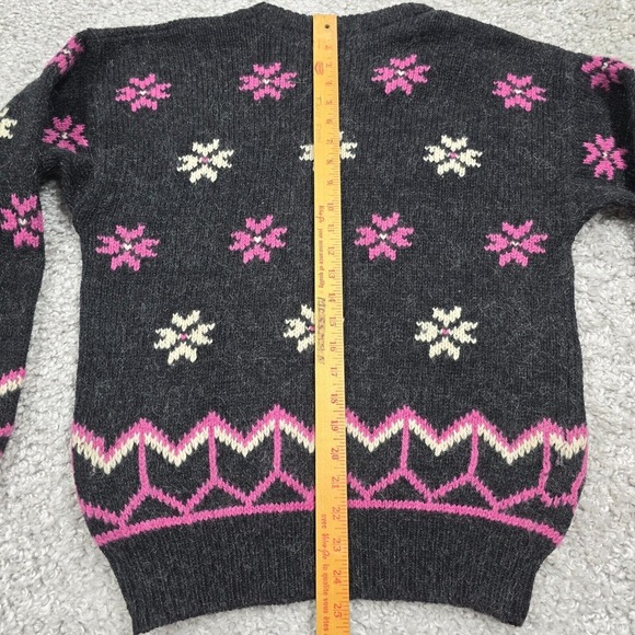 Vtg Woolrich Sweater Womens M Black Pink Snowflakes Wool Mohair Cabin Cottage - Picture 7 of 9
